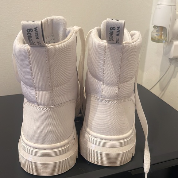 Doc Marten’s Womans Crisp White Air Waltz Boots Canvas SZ9 - Picture 3 of 5